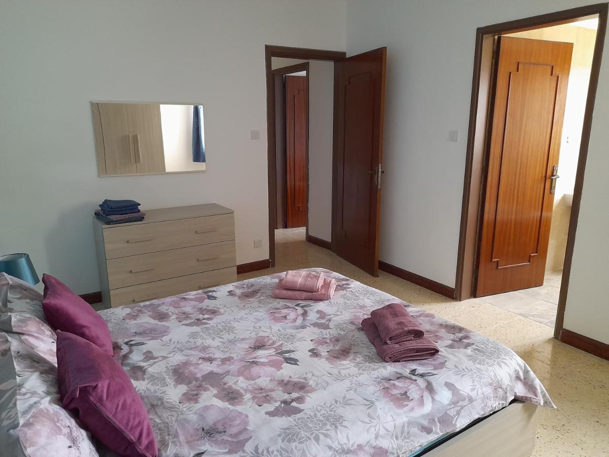 Sunshine Holiday Apartment 4 Next To The Sea St. Paul's Bay Esterno foto